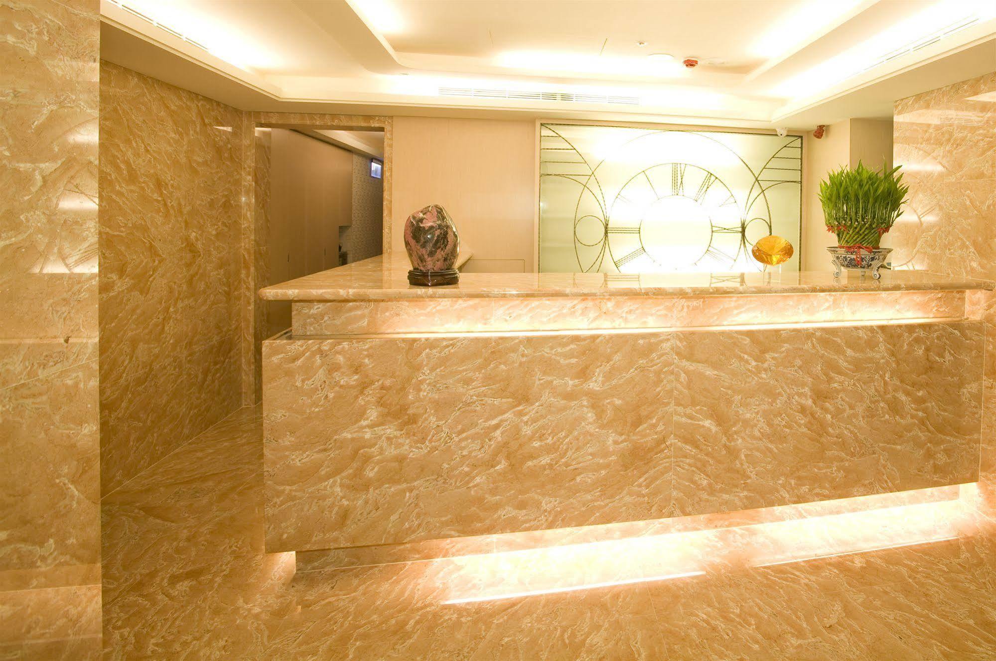 Happy Hotel Taipei Exterior photo